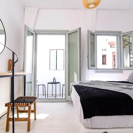 νio Chorio Naxos Old Town アパート *